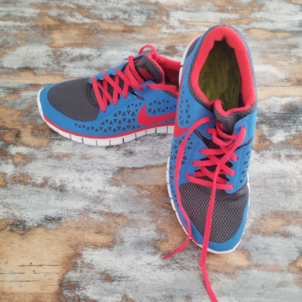 Nike free run sneakers